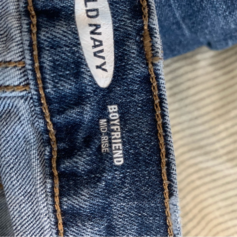 Old Navy Mid Rise Boyfriend Dark Wash Jeans Light Distressing - Picture 5 of 5
